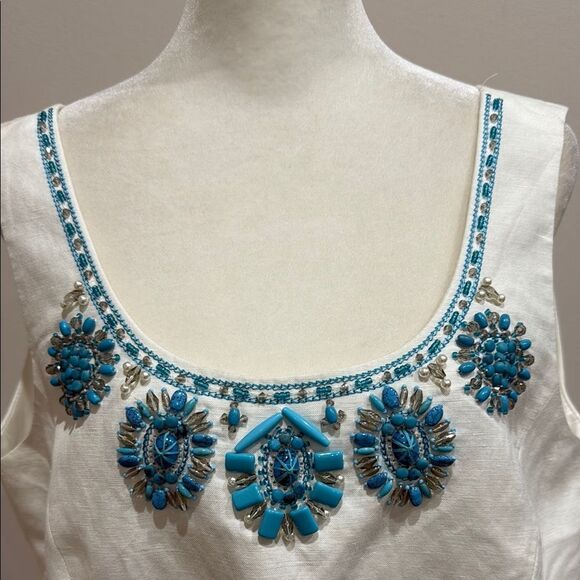 Tahari Embroidered White and Blue Women's Sleeveless Top Size 12 - Picture 2 of 5